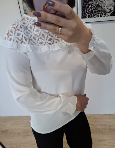 Bluzka z koronką biała
