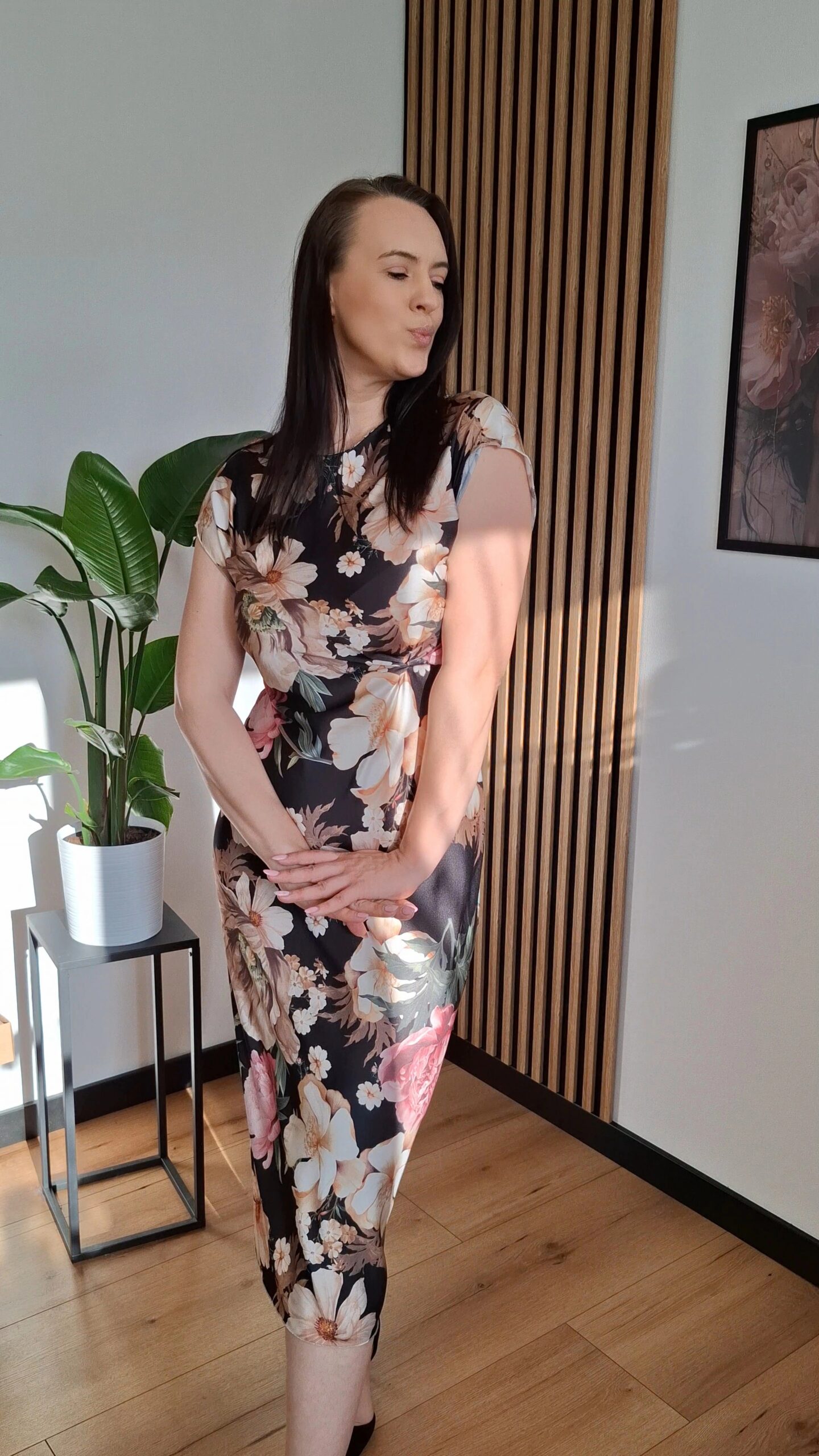 Sukienka Sabrina czarna - obrazek 2