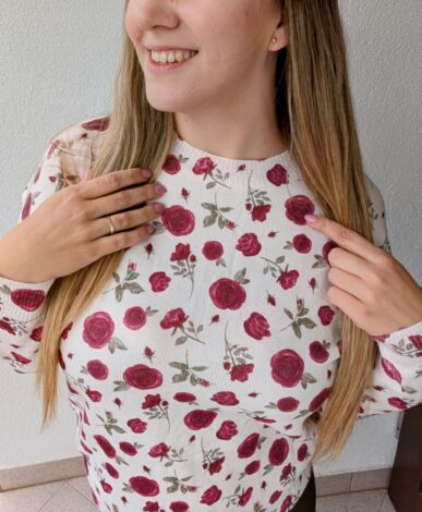 Sweter różany komfort bordo