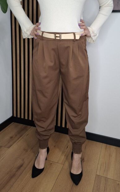 Spodnie JOGGER CHIC – eleganckie czekoladowe z paskiem