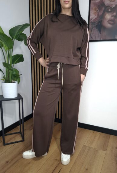 Stylowy komplet dresowy – bluza + spodnie