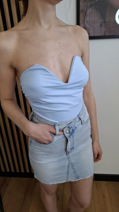 Letnie body błękitne