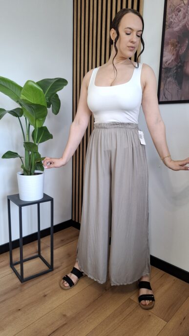 Viralowe spodnie fango