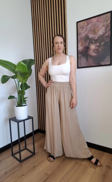 Viralowe spodnie camelowe