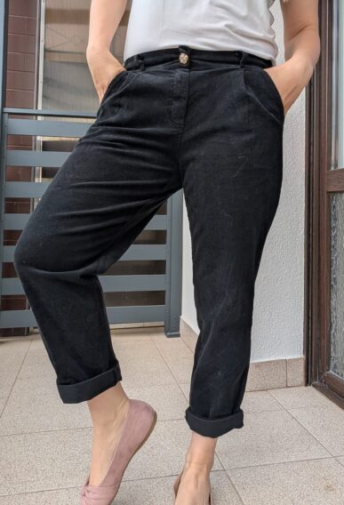 Czarne sztruksowe spodnie