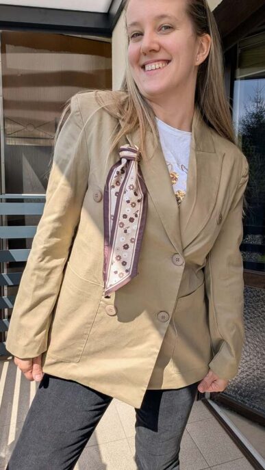 Marynarka elegancka beżowa z ozdobą